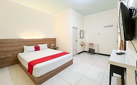 RedDoorz at Hotel Mutiara Ponorogo